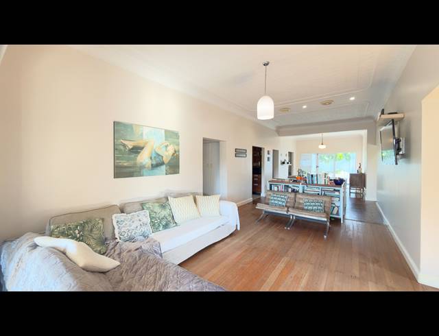 5 BEDROOM FREESTANDING FOR SALE IN GLENWOOD